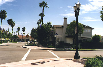 The Kroeger-Melrose District is comprised of five streets: Olive, Kroeger, Melrose, Broadway and Philadelphia. Between 1898 and 1907 over 20 of the Neo-Classical houses were built throughout the district. Between 1900 and 1918 the area grew to include more than 20 bungalows.