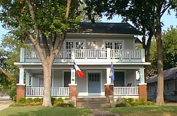 Dallas, TX, Craftsman Colonial, southern style. 1925