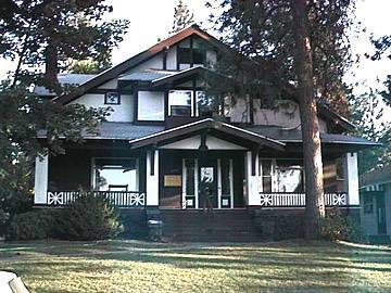 1909 Spokane, WA. This very large home features oak floors with inlaid Celtic knots, beamed celiings, built-ins and lots of leaded glass.